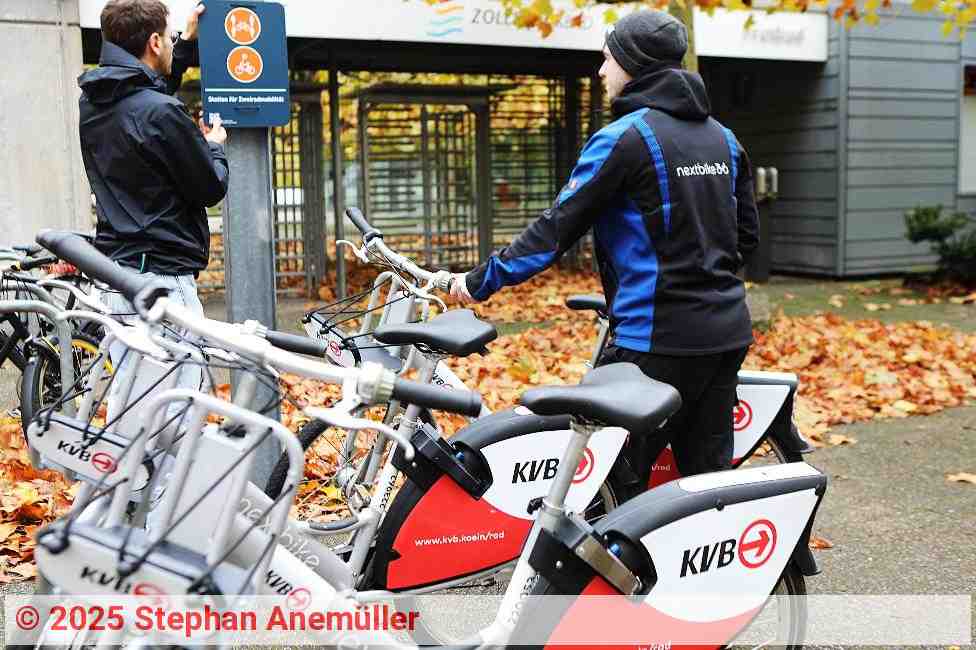 Eröffnung der KVB Rad-Stadtion am Zollstockbad | Foto: Stephan Anemüller