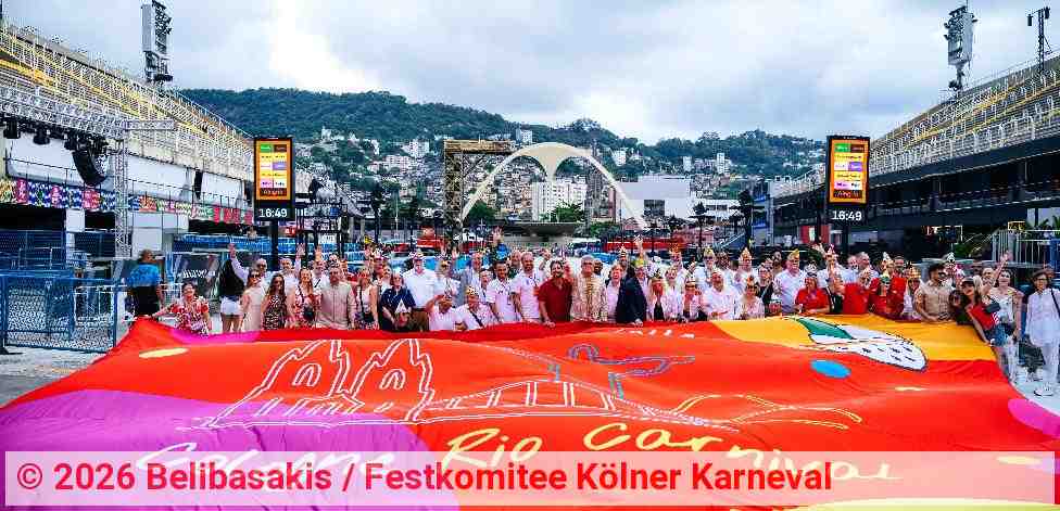 Die Partnerschaftsflagge Köln-Rio mit Vertretern beider Seiten im berühmten Sambódromo in Rio de Janeiro | Foto: Belibasakis / Festkomitee Kölner Karneval Die Partnerschaftsflagge Köln-Rio mit Vertretern beider Seiten im berühmten Sambódromo in Rio de Janeiro | Foto: Belibasakis / Festkomitee Kölner Karneval