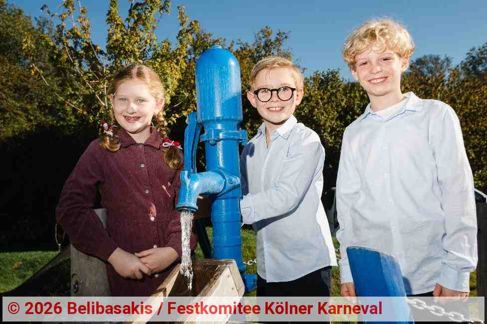 Jungfrau Anna, Prinz Laurenz I. und Bauer Felix (v.l.n.r.) | Foto: Belibasakis / Festkomitee Kölner Karneval Jungfrau Anna, Prinz Laurenz I. und Bauer Felix (v.l.n.r.) | Foto: Belibasakis / Festkomitee Kölner Karneval